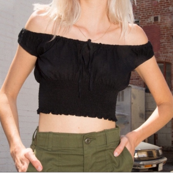 Brandy Melville Tops - brandy melville off the shoulder top